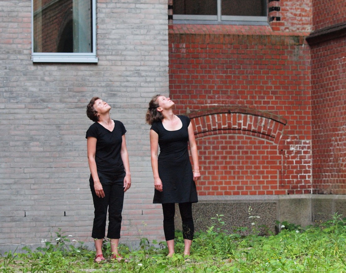 Evamaria Schaller & Alice de Visscher, Perf. am 3.7. Foto: johnicon, VG Bild-Kunst 2015